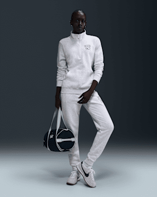 Nike Sportswear Club Fleece Women's Mock-Neck 1/2-Zip Graphic Top